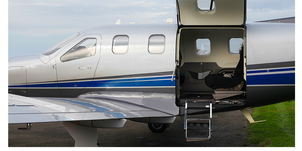 location avion, locationavion, location jet, avion privé, louer avion, louer un avion, rapide, tbm, affaires, voyage, europe, france, corse, accessible à tous, aviation affaire, louez un avion privé, demande, trajet personnalisés, trajet à la demande, professionnel, pilote, pro, sécurité des vols, 